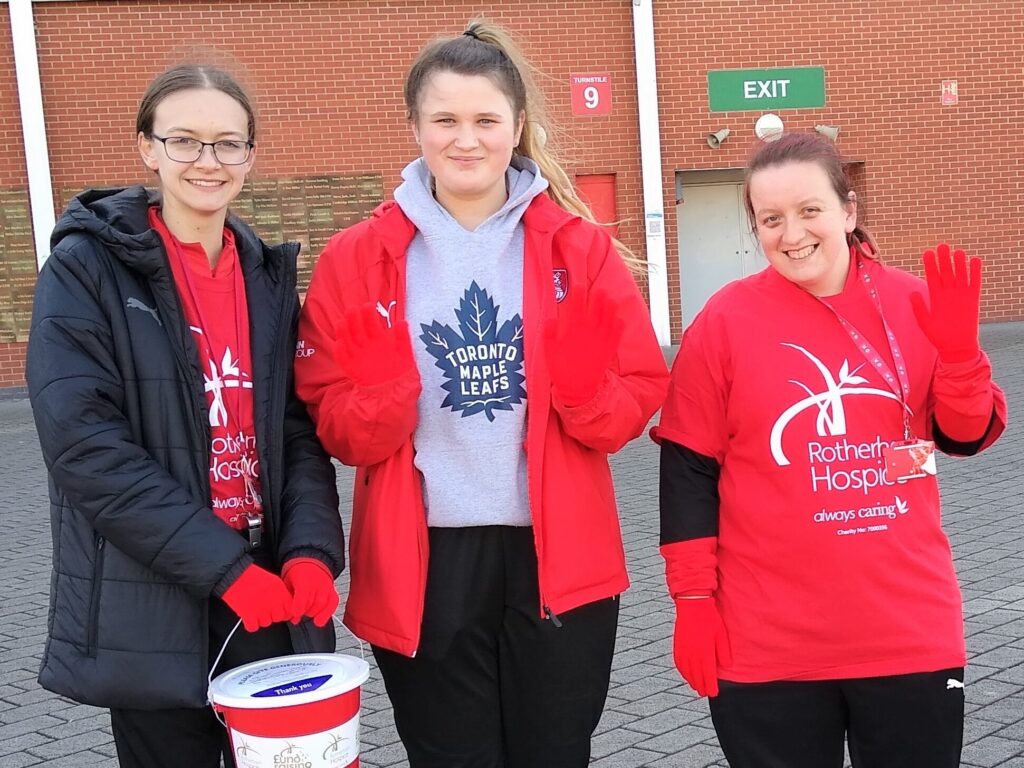 event volunteers in red rotherham hospice t-shirts